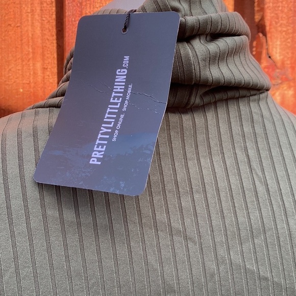 Pretty Little Thing Turtleneck Sweater Size 10 - Picture 6 of 9